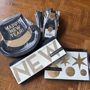 New new years bundle of paper plates/napkins/ banner